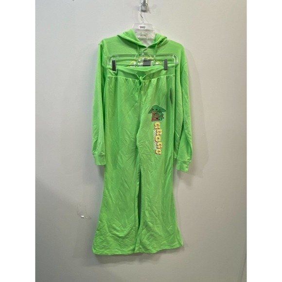 NEW Women's Star War Green Baby Yoda Graphic Grogu Sweater Pant Set Size Small - Picture 7 of 7